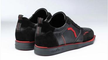 Triple20 Dartschuh Vollleder schwarz/rot Rückansicht
