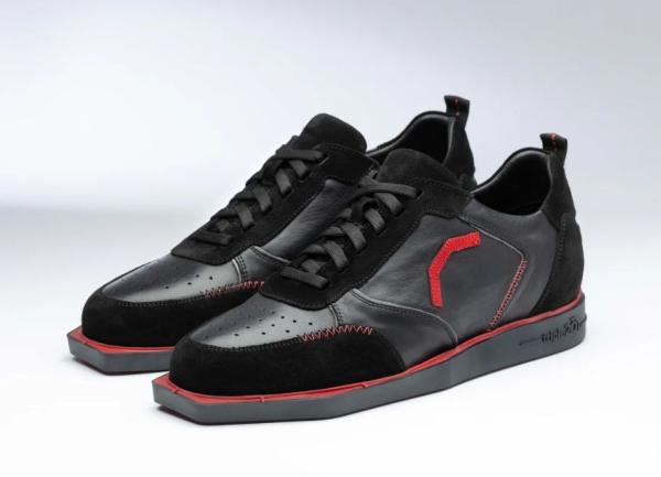 Triple20 Dartschuh Vollleder schwarz/rot Vorderansicht